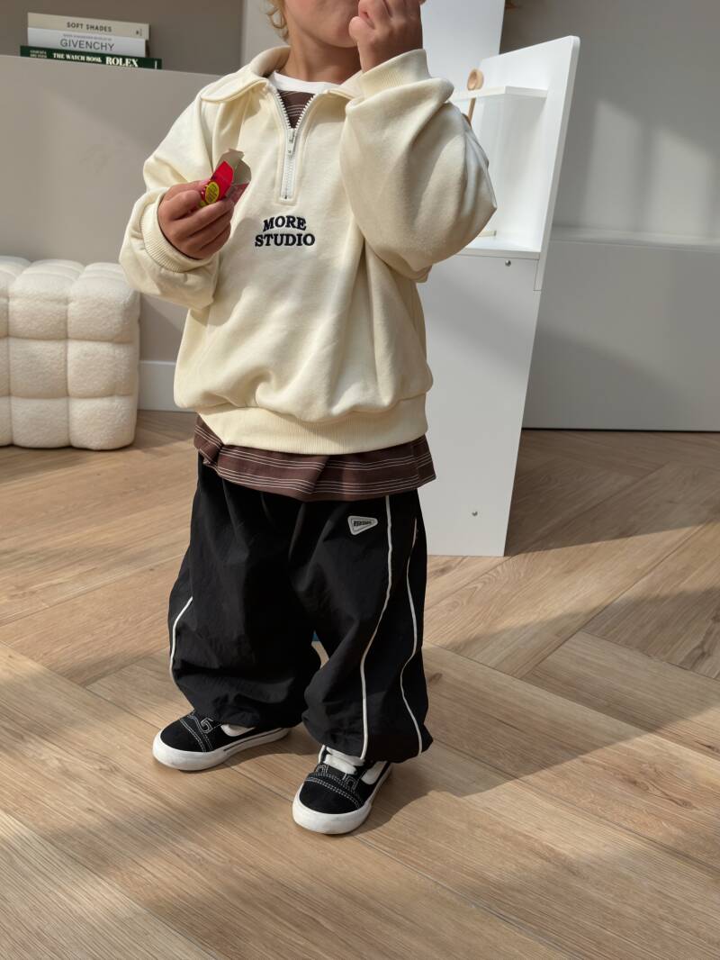 Studio-zip sweater